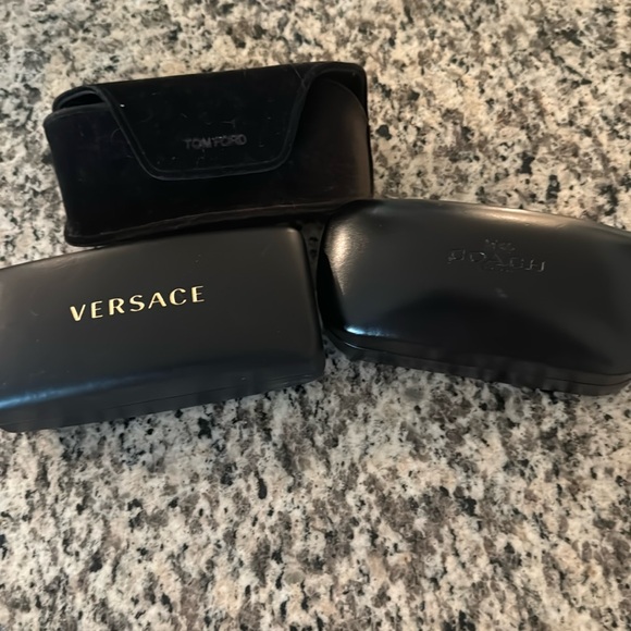 Sunday accessory sale 6 PM central time - Picture 1 of 2